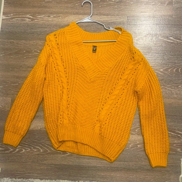 Windsor Sweater- Size Small - Picture 1 of 1